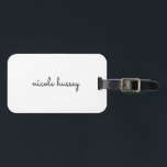 Wit script | Stijlvol Monogram Modern Minimalistis Bagagelabel<br><div class="desc">Een eenvoudig,  stijlvol,  op maat gemaakt monogram-ontwerp in een casual handgeschreven zwart-wit zwart-wit. Het monogram kan gemakkelijk worden gepersonaliseerd om een ontwerp zo uniek te maken als u bent! Het perfecte trendy cadeau of accessoire voor elke gelegenheid.</div>