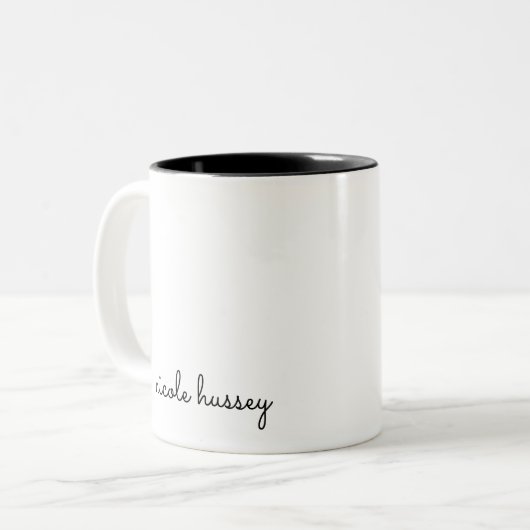 Wit script | Stijlvol Monogram Modern Minimalistis Tweekleurige Koffiemok (Voorkant links)