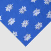 Wit sneeuwvlokkenpatroon op blauw tissuepapier (Detail)