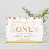 Wit Sommige Konijntje Wildbloemen 1e Verjaardag Kaart (Staand voorkant)