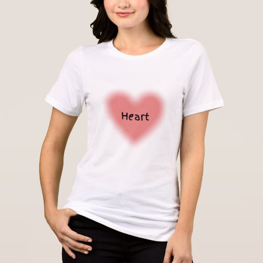 Wit T-shirt met halflange mouwen en hartontwerp. (Voorkant)