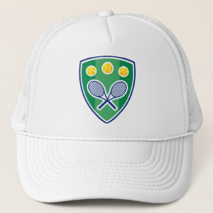 Wit tennispet met klassiek logo schild trucker pet