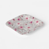 Wit-witte en roze floraal papieren bordje (Gebogen)