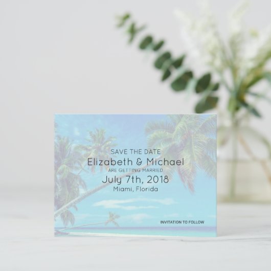 Wit Zandstrand met Kokospalmen Bruiloft STD Aankondigingskaart (Staand voorkant)