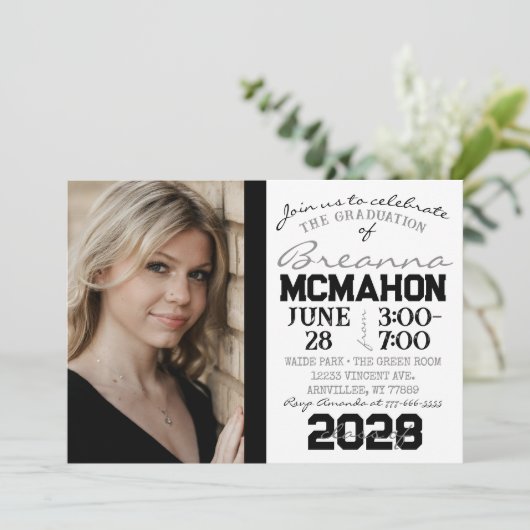 Wit & Zwart Afstuderen 2 Fotouitnodiging Kaart (Staand voorkant)