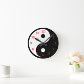 Wit Zwart Yin Yang Symbool met Rode Nummers Ronde Klok (Huis)