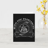 Witch Burn Het Patriarchaat Halloween Vrouwenrecht Kaart (Gele Bloem)