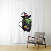 Witch Cat Halloween Coffee Mok – Schattigee zwarte Wandkleed (In situ)