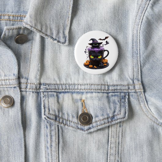 Witch Cat Halloween Latte - griezelige Schattigee  Ronde Button 5,7 Cm (In situ)