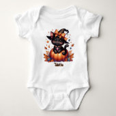 Witch Cat Voeg Baby's Naam Schattige Halloween toe Romper (Voorkant)