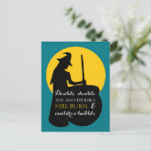 Witch en Moon Magic Spell Invitation Briefkaart (Staand voorkant)