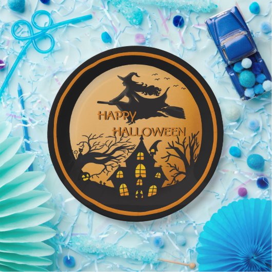 Witch on Broom Spooky Halloween House Trees Papieren Bordje (Feest)