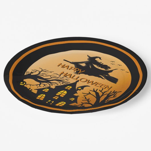 Witch on Broom Spooky Halloween House Trees Papieren Bordje (Gekanteld)