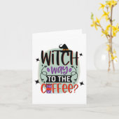 Witch Way To The Coffee grappige Halloween heks Kaart (Gele Bloem)
