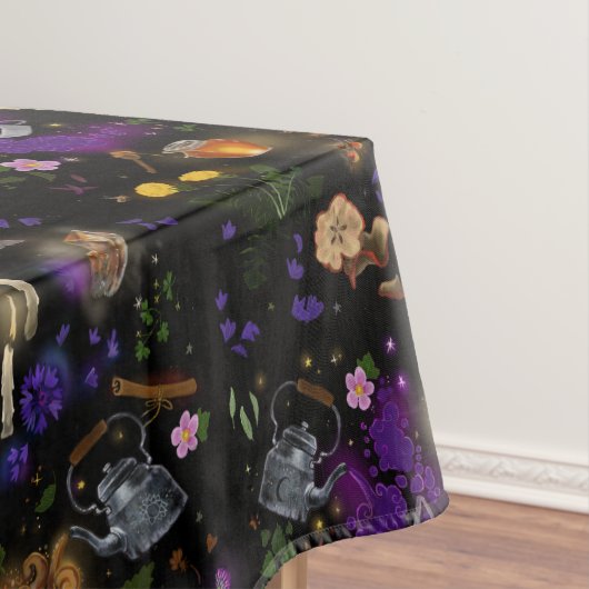 Witches Brew Tea en Cottcore Pattern Tafelkleed (Voorbeeld)
