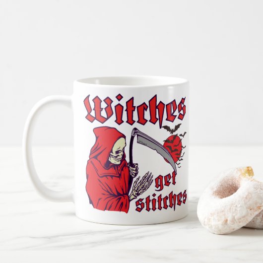 WITCHES KRIJGEN STITCHES grappig eng halloween Koffiemok (Met donut)