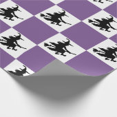 Witches on Purple & White Checkered Wrapping Paper Cadeaupapier (Hoek)