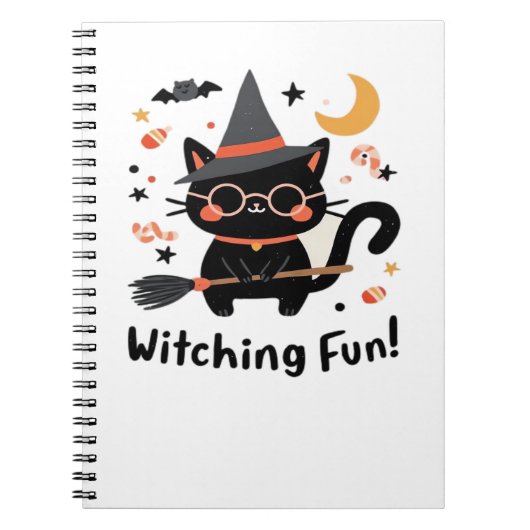 Witching Fun Zwarte Kat met Bezem – Schattigee Hal Notitieboek (Voorkant)