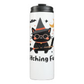 Witching Fun Zwarte Kat met Bezem – Schattigee Hal Thermosbeker (Voorkant)