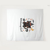 Witching Fun Zwarte Kat met Bezem – Schattigee Hal Wandkleed (Voorkant (horizontaal))