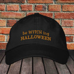 WITCHing Halloween geborduurde vrachtwagenchauffeu Geborduurde Pet<br><div class="desc">Ingeborduurde Petten: Fun mode baseball pet met de tekst "beWITCHing HALLOWEEN" - humoristische feestelijke petten,  Trick or treat en heksen die petten van het feestje opmaken,  avondstudenten/studenten</div>
