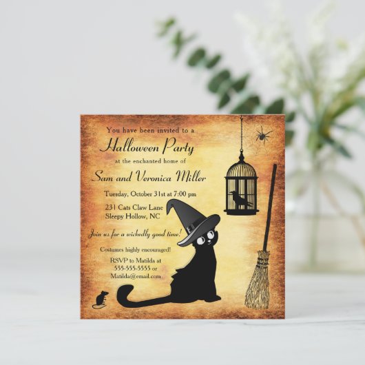 Witch's Cat Halloween Uitnodiging (Staand voorkant)