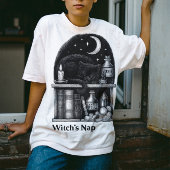Witch's Nap - Zwarte kat slapen in drankenplank T-shirt