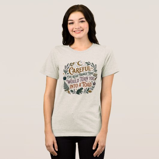 Witchy Bookworm Toad Dark Academia Tri-Blend Shirt (Voorkant volledig)