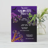 Witchy Legs betoverende Paarse Halloween Party Kaart (Staand voorkant)