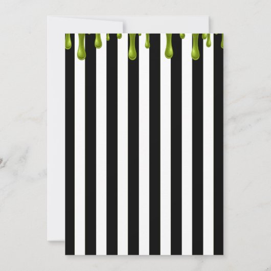 Witchy Legs betoverende Paarse Halloween Party Kaart (Achterkant)