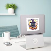 Witchy Little Kitty Cat | Happy Halloween Sticker (Laptop op bureau)