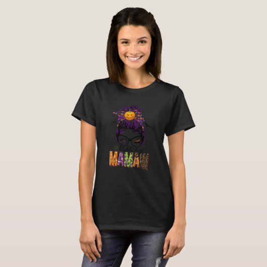 Witchy Mama Messy Bun Hair Women Halloween Vibes T-shirt (Voorkant volledig)