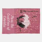 Witchy Pink Cauldron Bubbles Gepersonaliseerde naa Theedoek (Horizontaal)