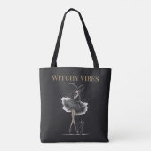 Witchy Vibes Dark Edition – Gothic Witch & Cat Tote Bag (Achterkant)