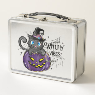 Witchy Vibes: Zwarte kat op de Paarse Jack-O-Lante