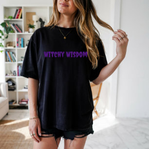 Witchy Wisdom paarse typografie T-shirt