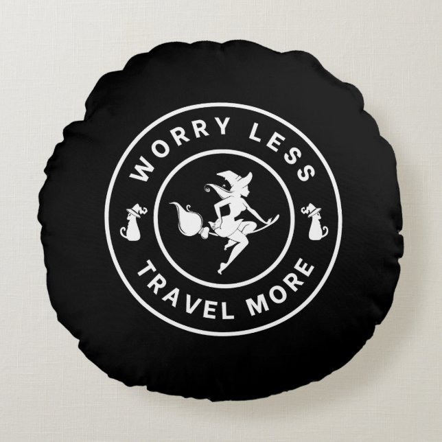 Witchy Worry Minder, Reizen Meer Rond Kussen (Voorkant)