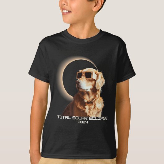 With Total Solar Eclipse Golden Retriever T-shirt (Voorkant)