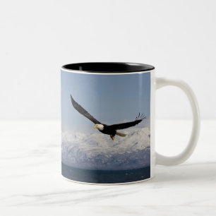 Witkopzeearend in vlucht, Haliaeetus leucocephalus Tweekleurige Koffiemok