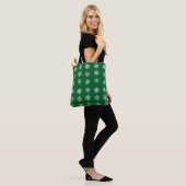Witte 3-d sneeuwvlokken op Emerald Green Tote Bag (Op model)