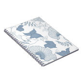 Witte achtergrond Delicate Blauwe Japanse Bloemen Notitieboek (Rechterzijde)