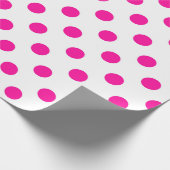 Witte achtergrond roze polka stippen cadeaupapier (Hoek)