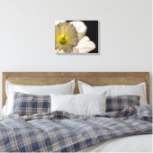 Witte affodilerkloer met achtergrondverlichting canvas afdruk (Insitu (Slaapkamer))