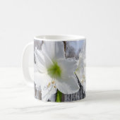 Witte Amaryllis en Sneeuw II Koffiemok (Voorkant links)