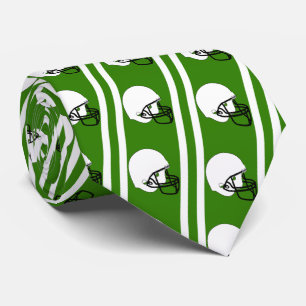 Witte American Football Helm op Groene Stropdas 2