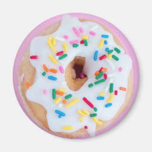 Witte berijpende sprinkles donut magneet