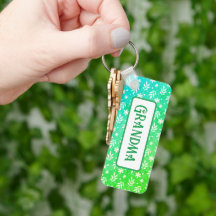 Witte blaadjes op groene Sleutelhanger
