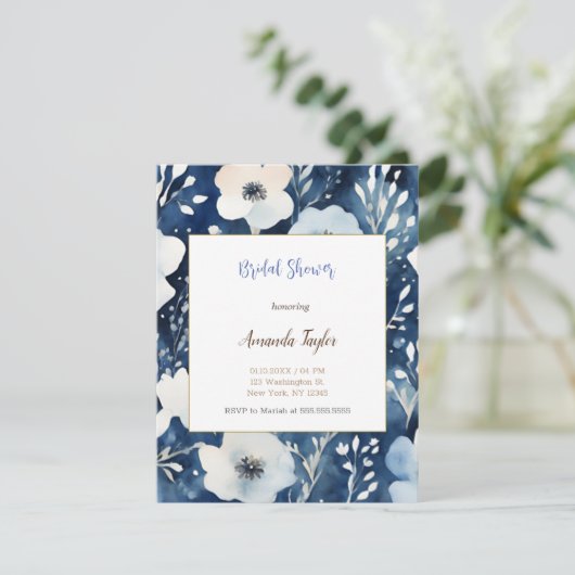 Witte Blauwe Bloemen Minimalistische Bruidsdouchek RSVP Kaartje (Staand voorkant)