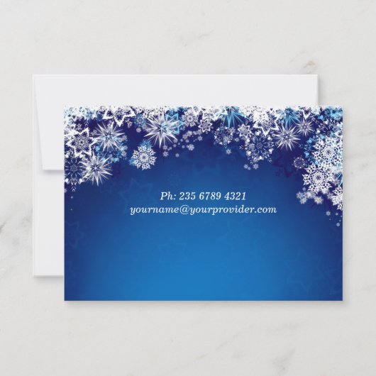 Witte blauwe sneeuwvlokken op blauwe RSVP-uitnodig RSVP Kaartje (Achterkant)