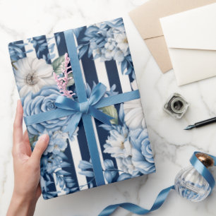 Witte Blauwe Strepen Bloemen Verjaardag Cadeaupapier